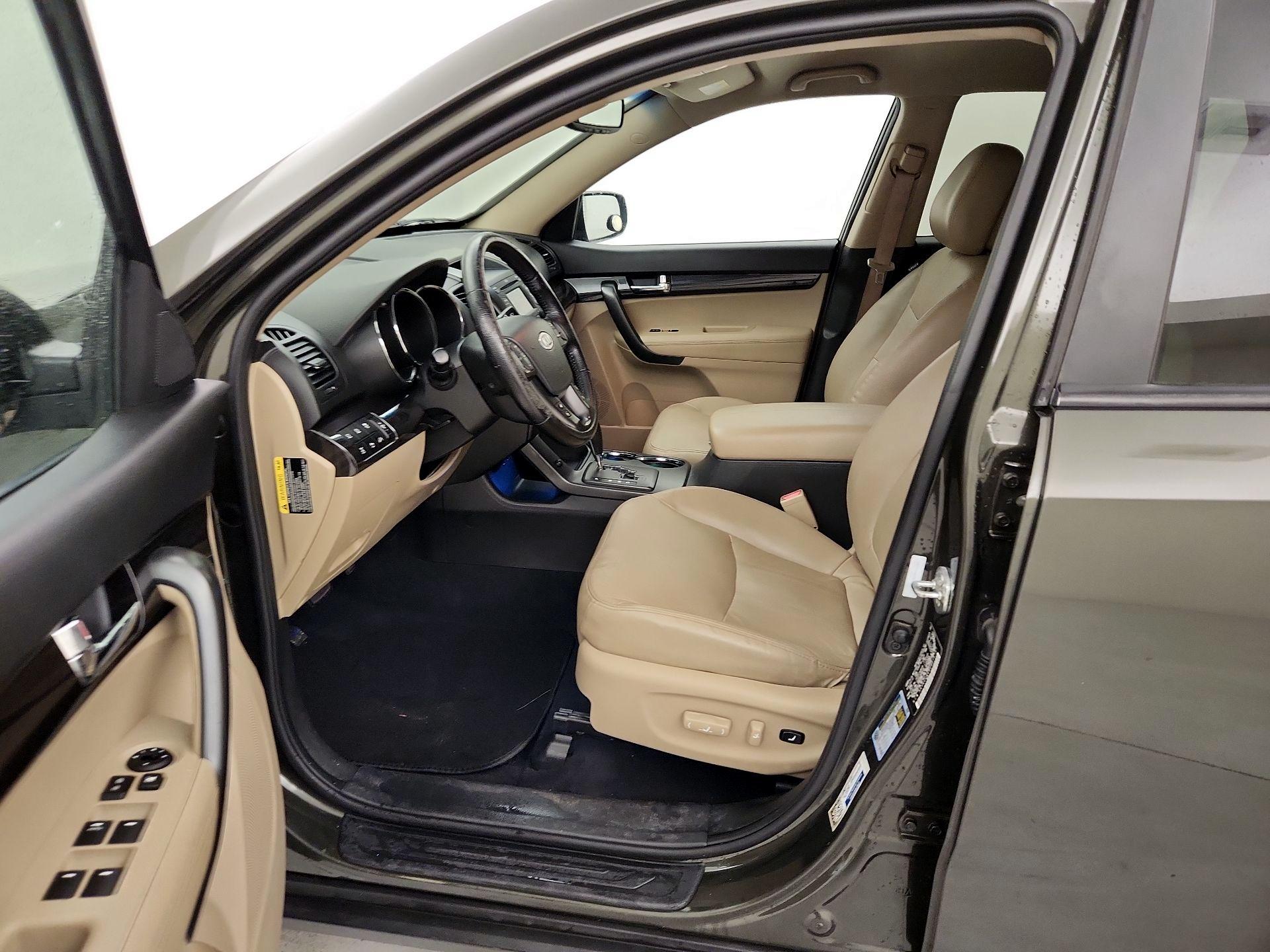 Thumbnail: 2013 Kia Sorento - 11