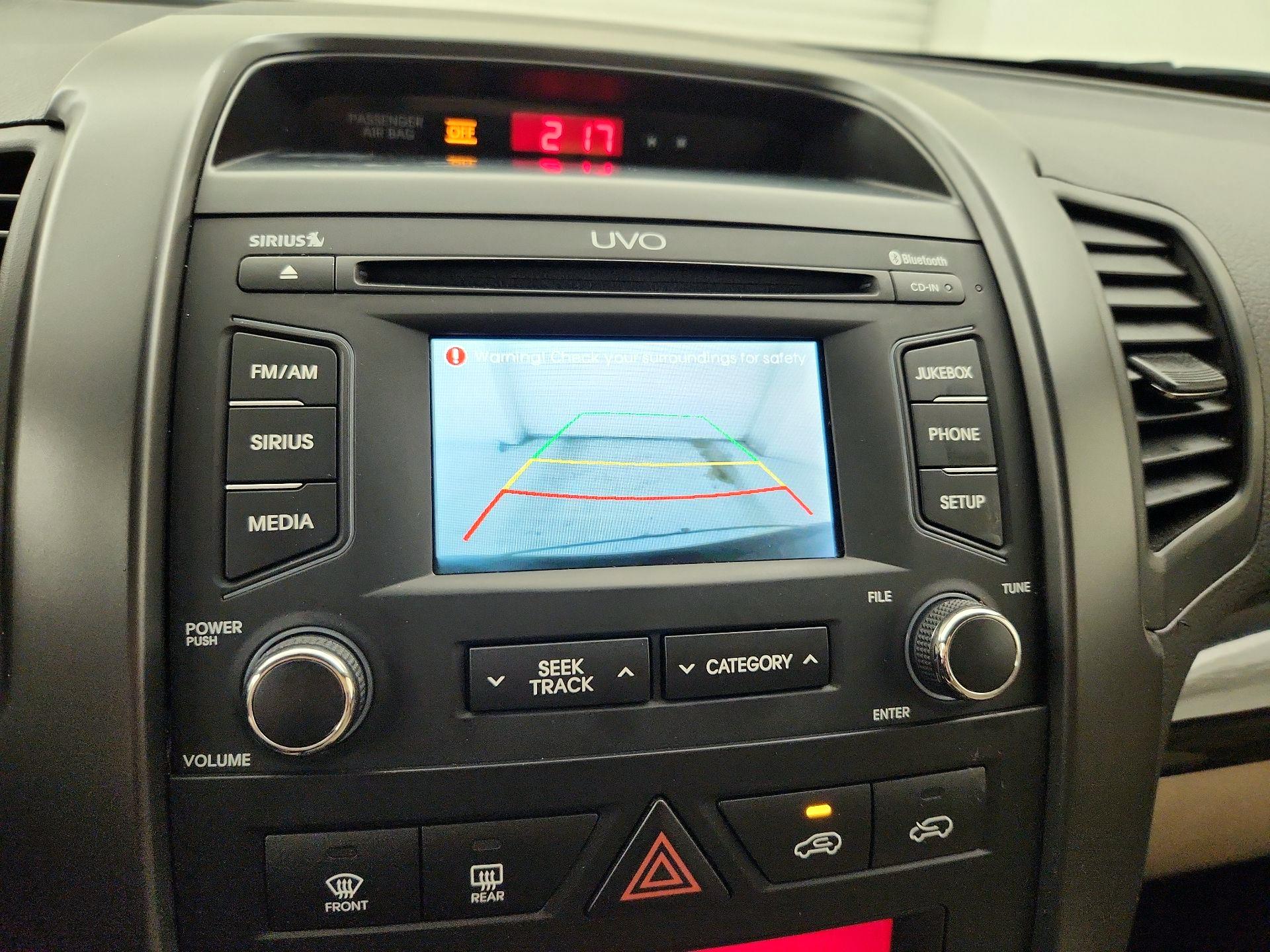 Thumbnail: 2013 Kia Sorento - 14