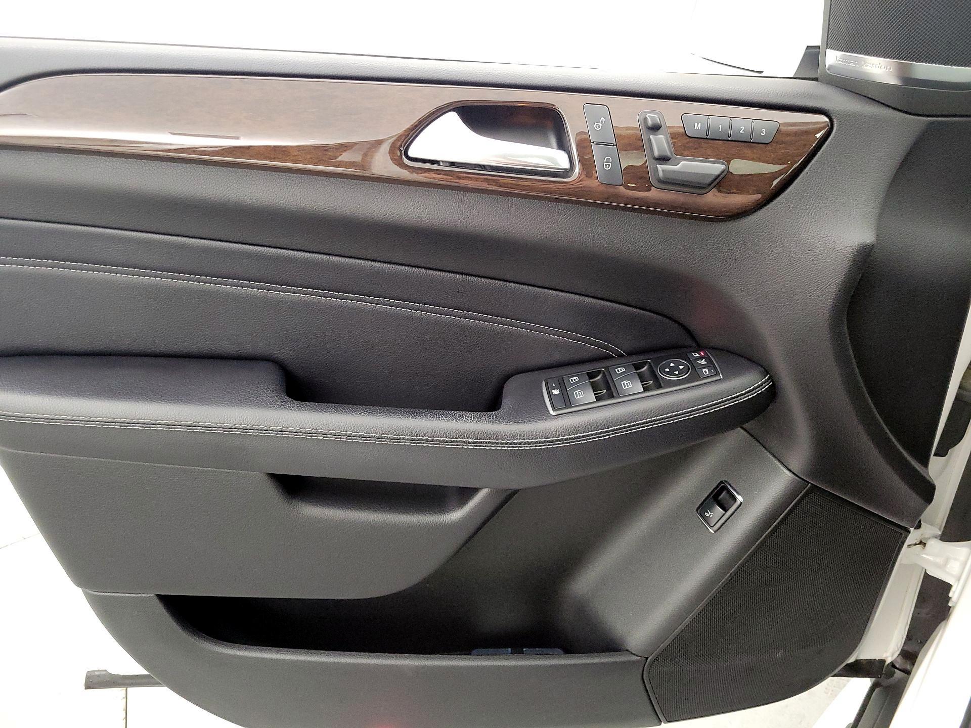 Thumbnail: 2014 Mercedes-Benz M-Class - 12