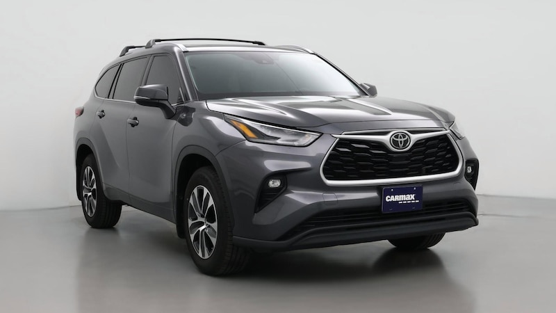 2021 Toyota Highlander XLE Hero Image