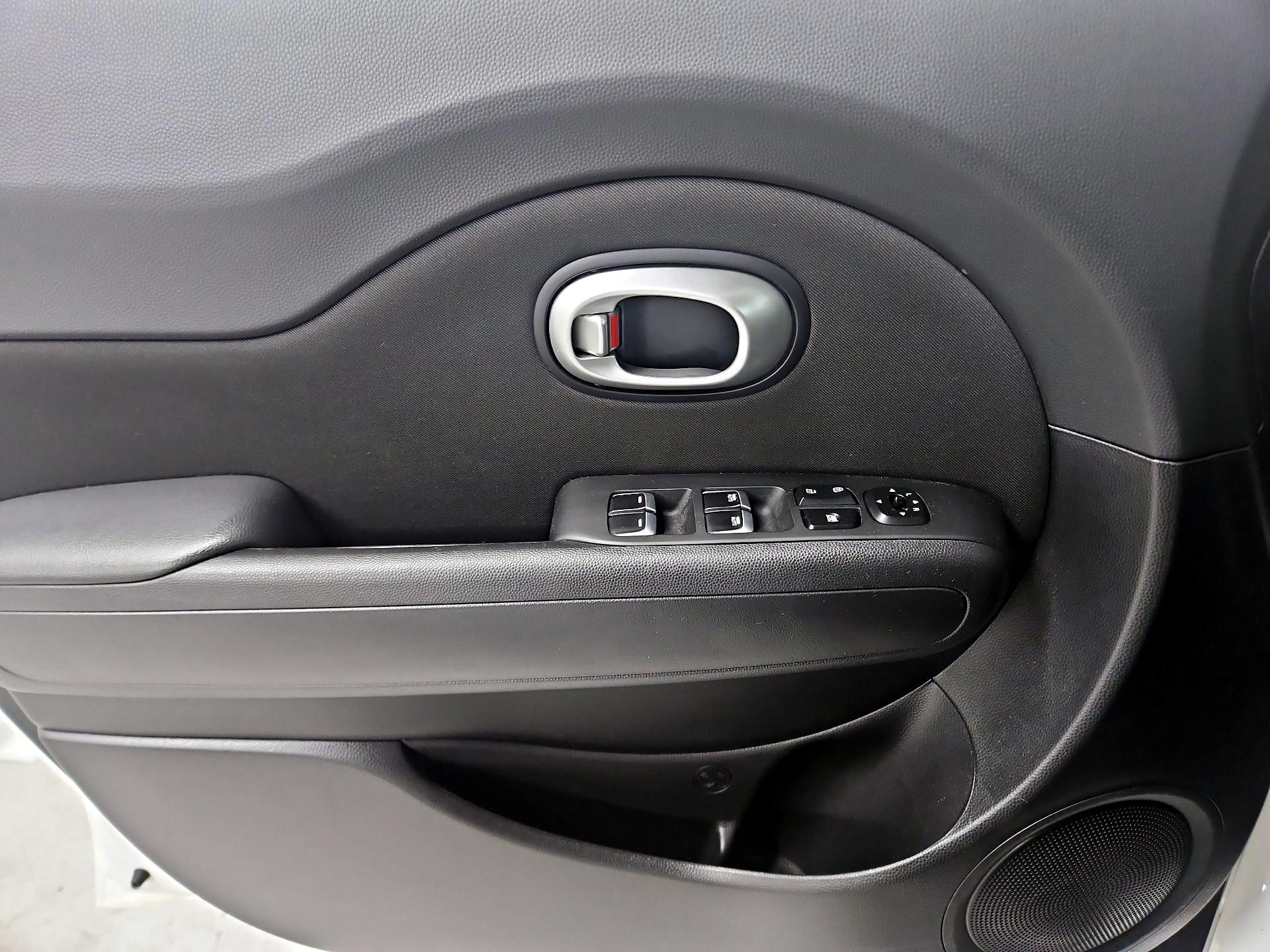 Thumbnail: 2019 Kia Soul - 12