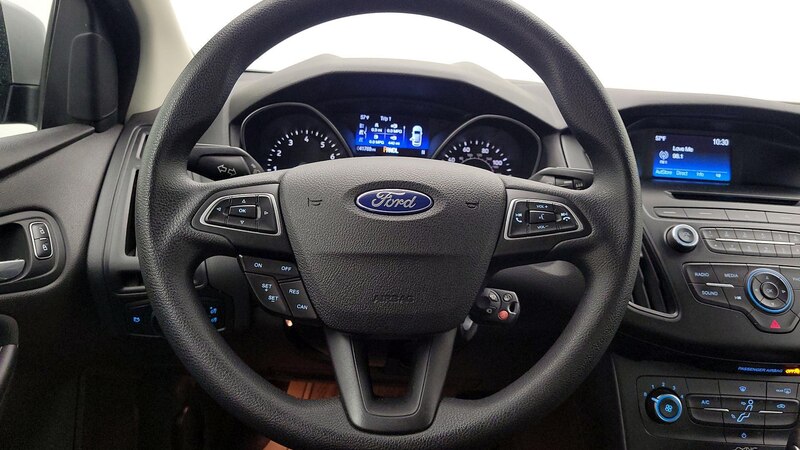 2016 Ford Focus SE 10