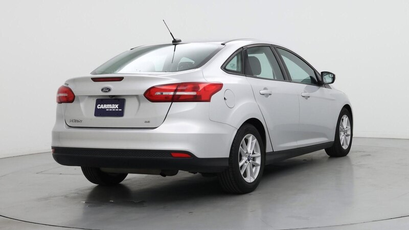 2016 Ford Focus SE 8