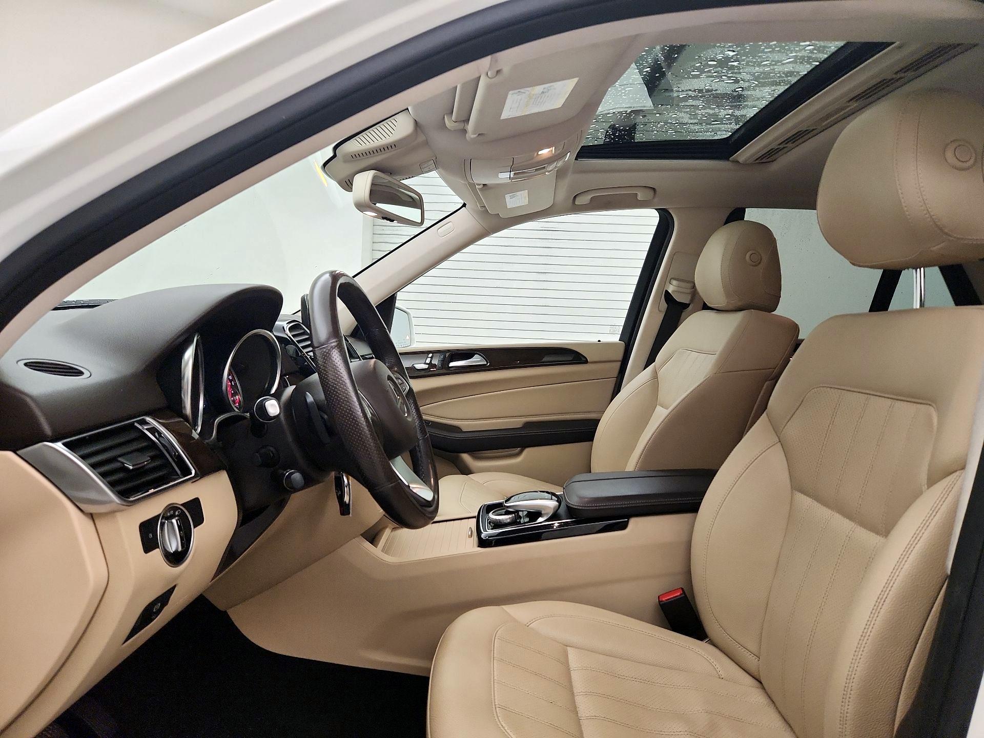 Thumbnail: 2016 Mercedes-Benz GLE - 20