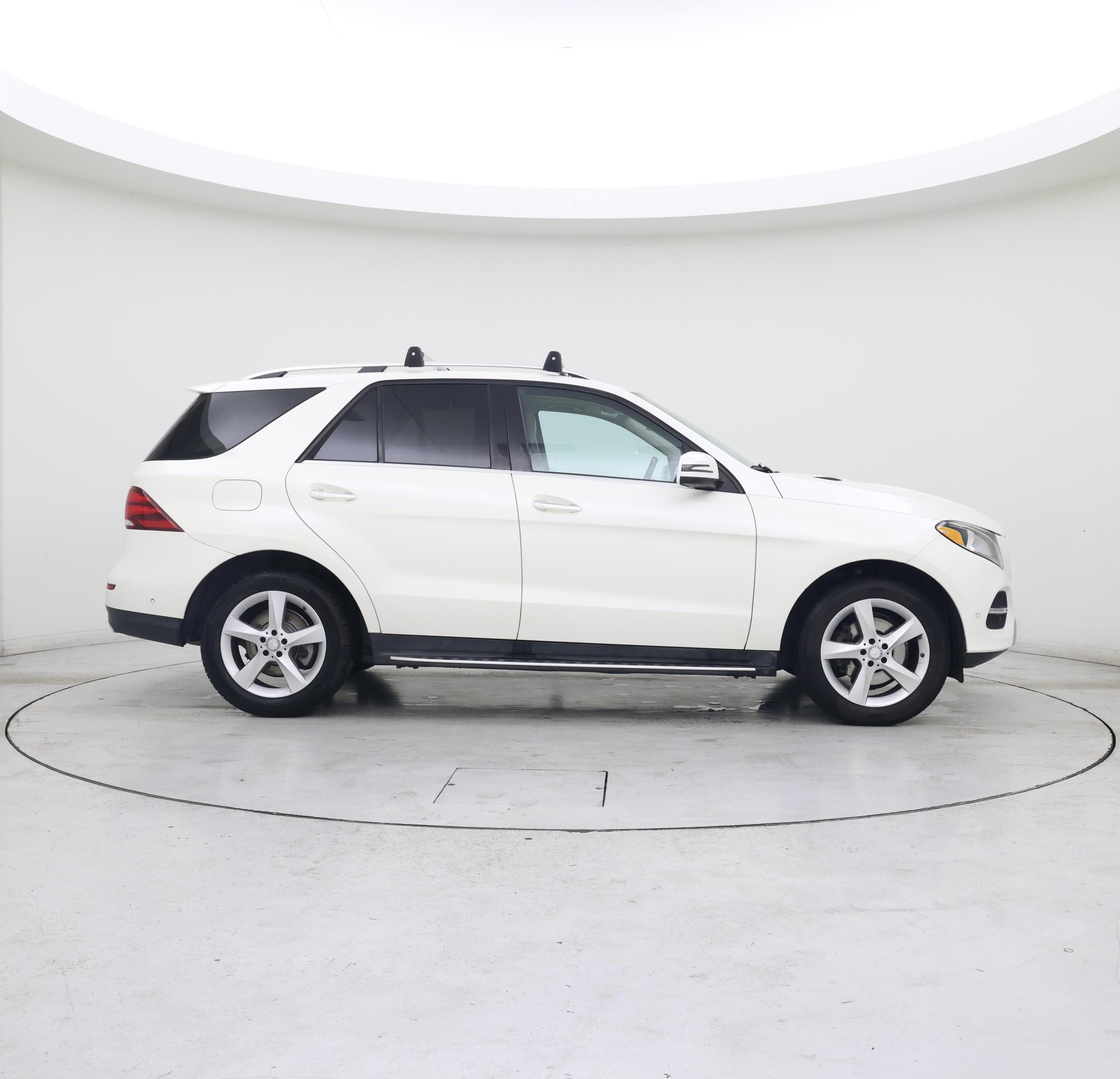 Thumbnail: 2016 Mercedes-Benz GLE - 7