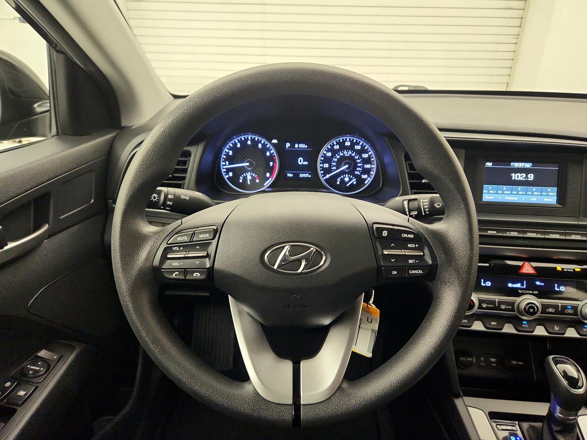 Thumbnail: 2020 Hyundai Elantra - 10