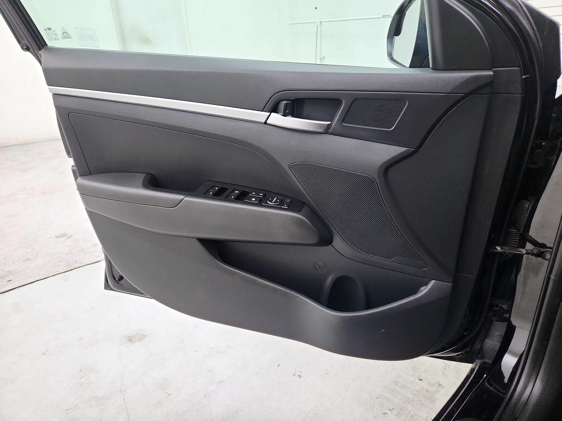 Thumbnail: 2020 Hyundai Elantra - 12