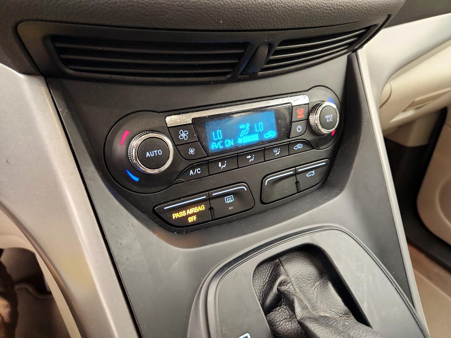 Thumbnail: 2015 Ford Escape - 17