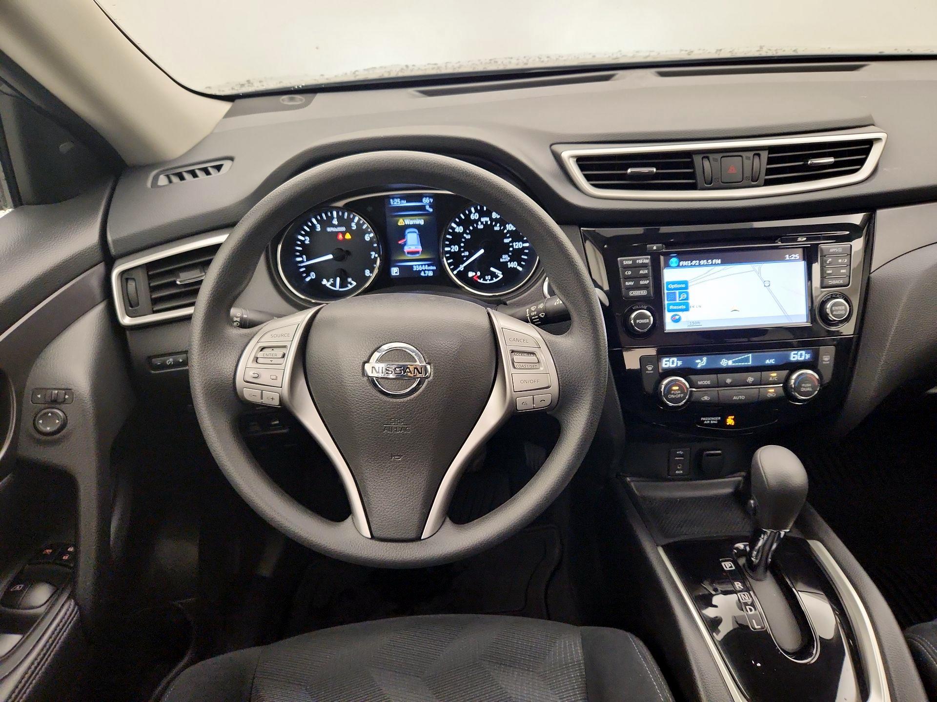 Thumbnail: 2016 Nissan Rogue - 10
