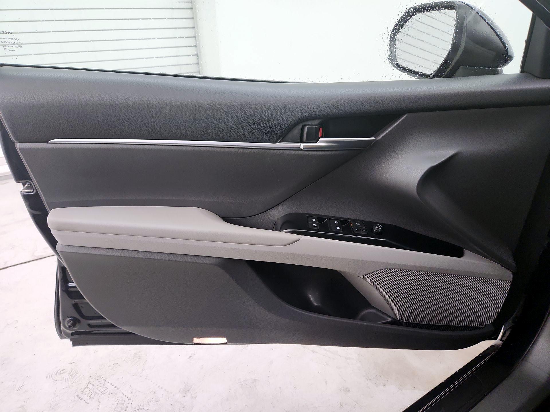 Thumbnail: 2018 Toyota Camry - 12
