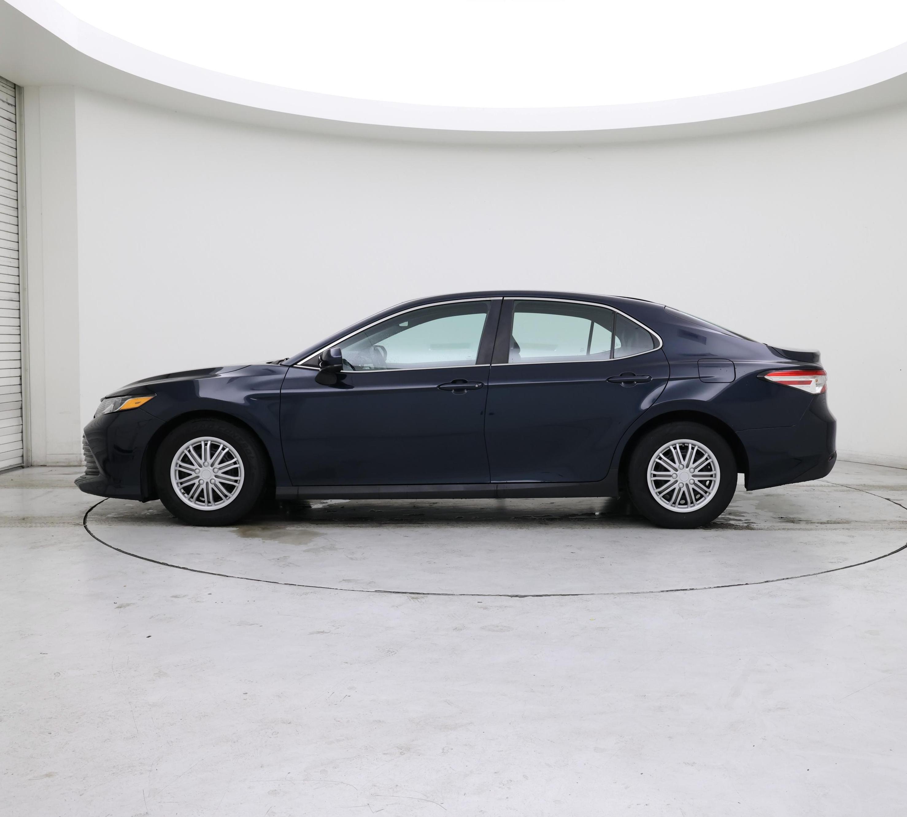 Thumbnail: 2018 Toyota Camry - 3