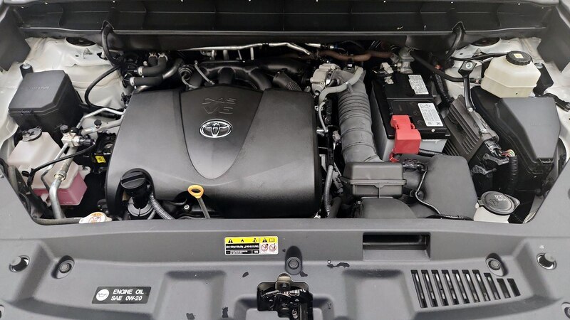 2020 Toyota Highlander XLE 25