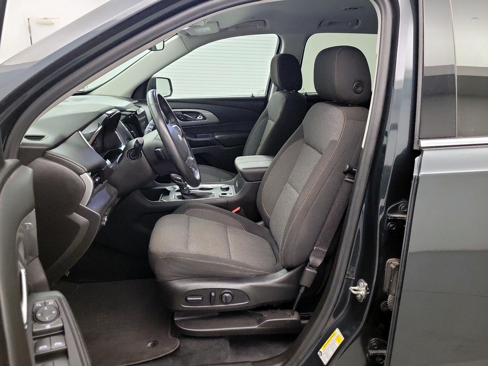 Thumbnail: 2021 Chevrolet Traverse - 11