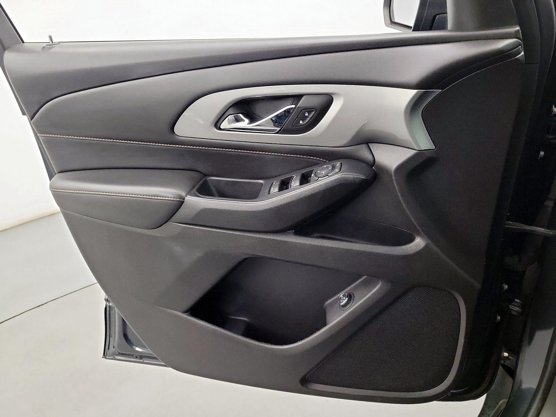 Thumbnail: 2021 Chevrolet Traverse - 12