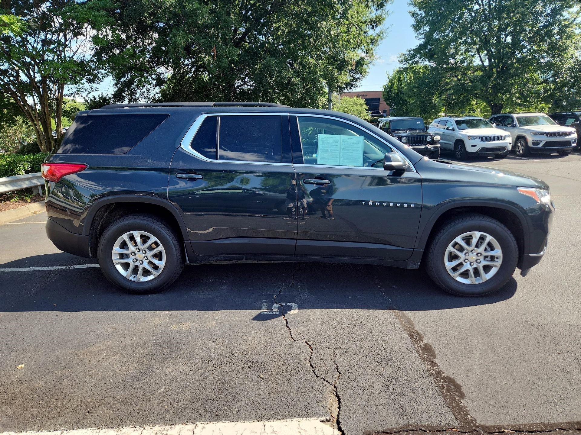 Thumbnail: 2021 Chevrolet Traverse - 4