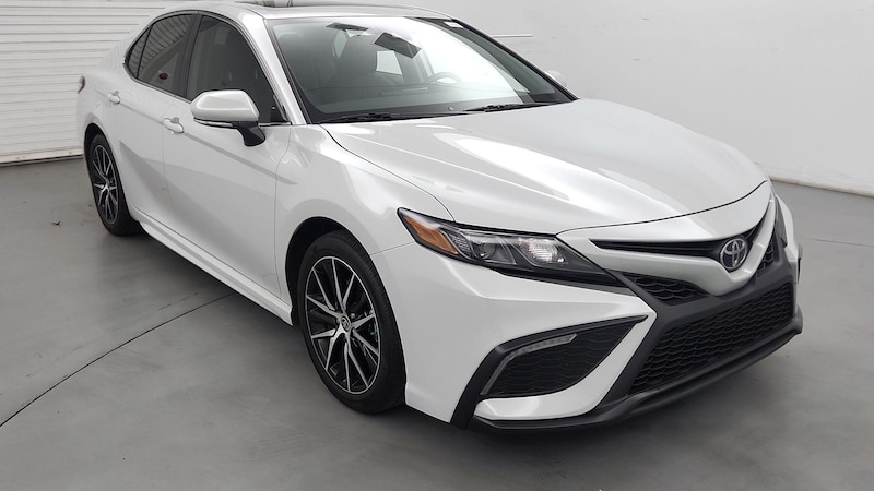 2024 Toyota Camry SE Hero Image