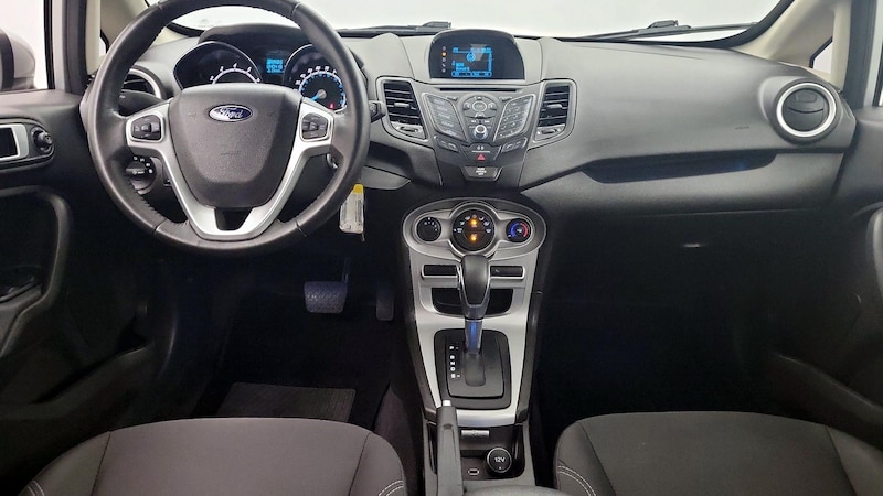 2016 Ford Fiesta SE 8