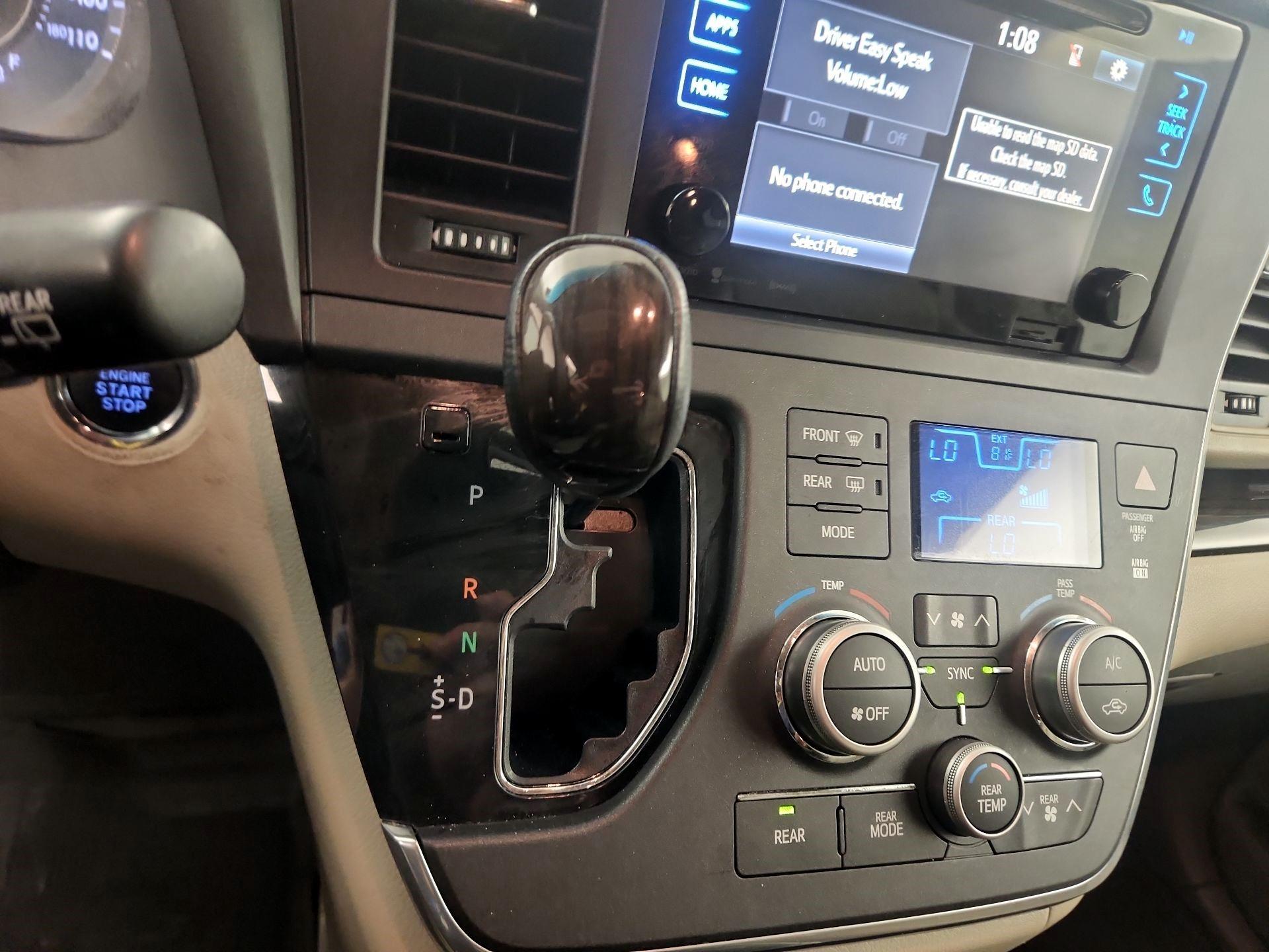 Thumbnail: 2017 Toyota Sienna - 15