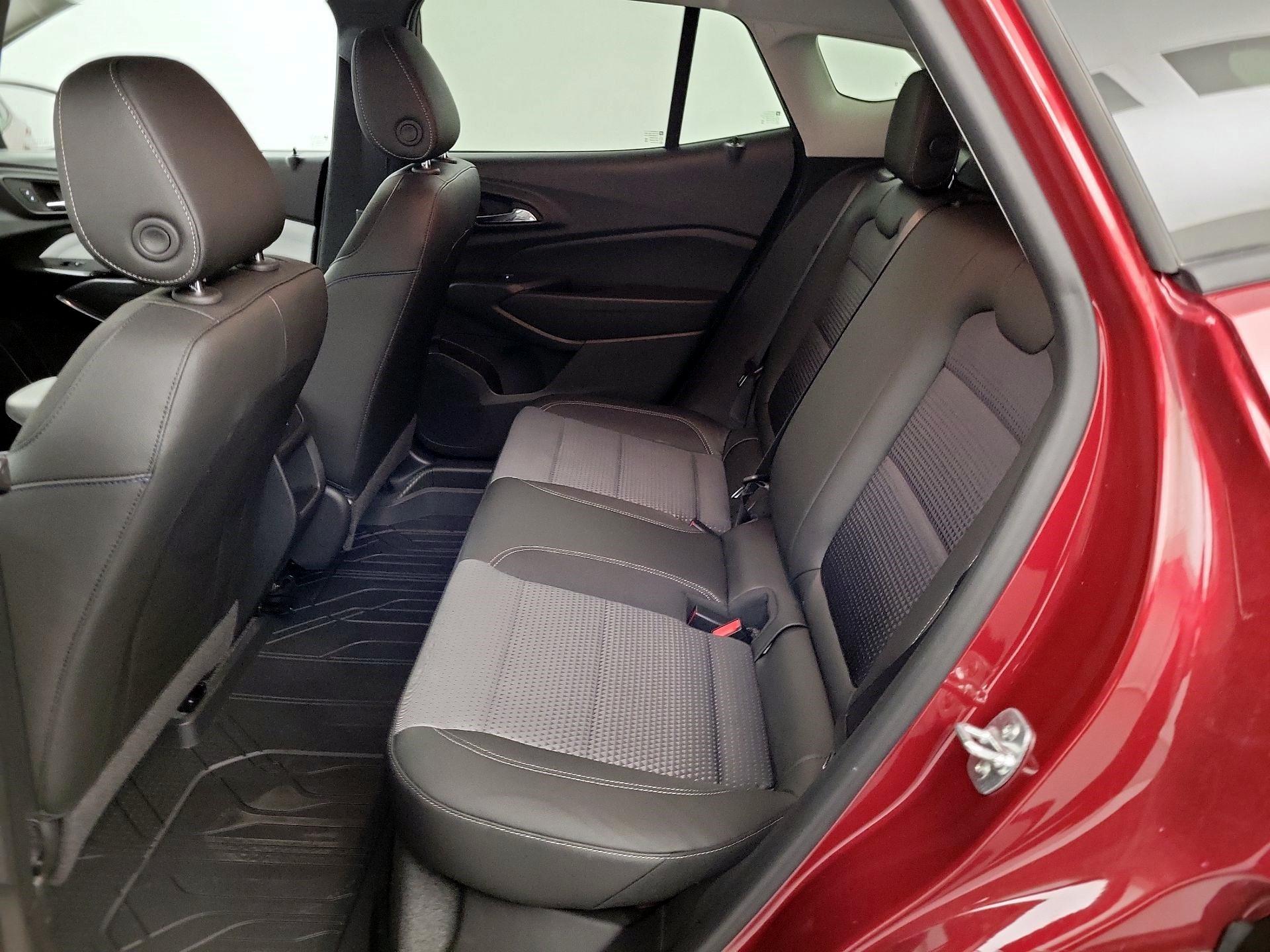 Thumbnail: 2025 Chevrolet Trax - 17