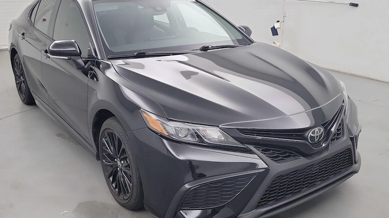 2022 Toyota Camry SE Hero Image