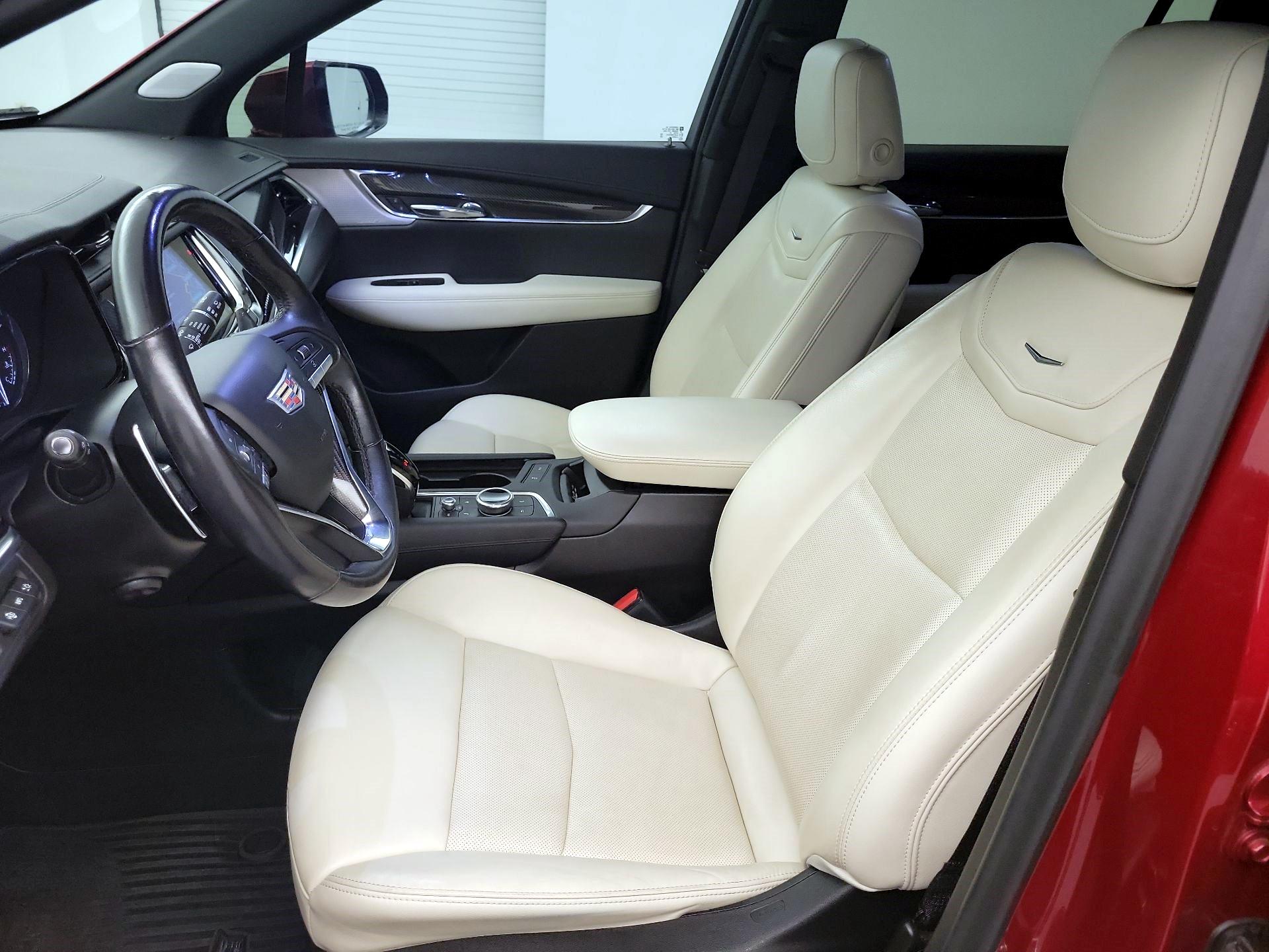 Thumbnail: 2021 Cadillac XT6 - 9