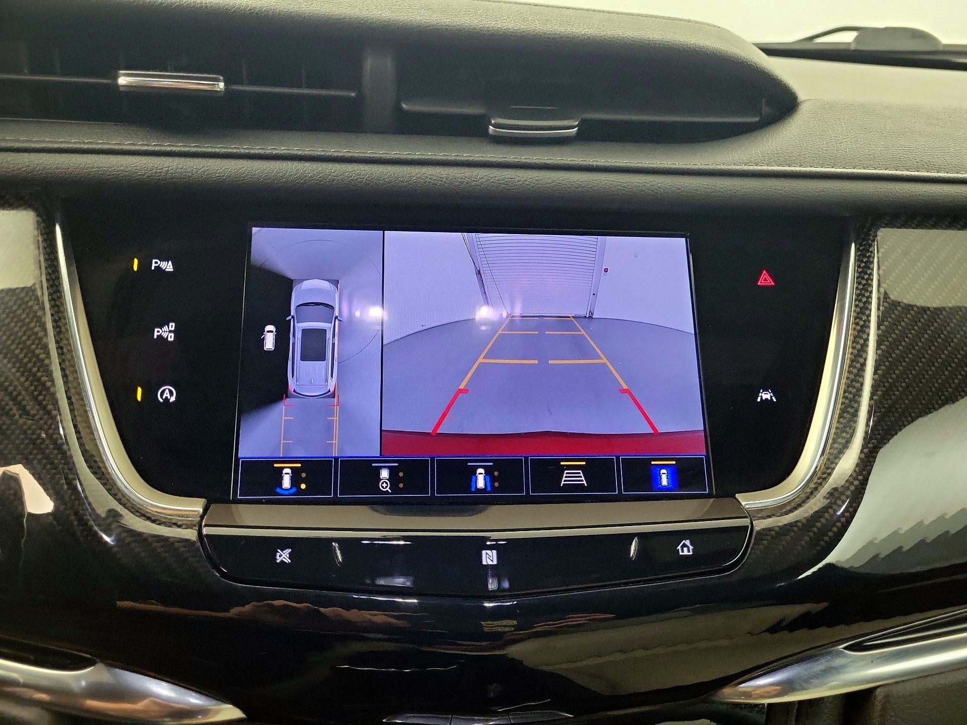 Thumbnail: 2021 Cadillac XT6 - 12