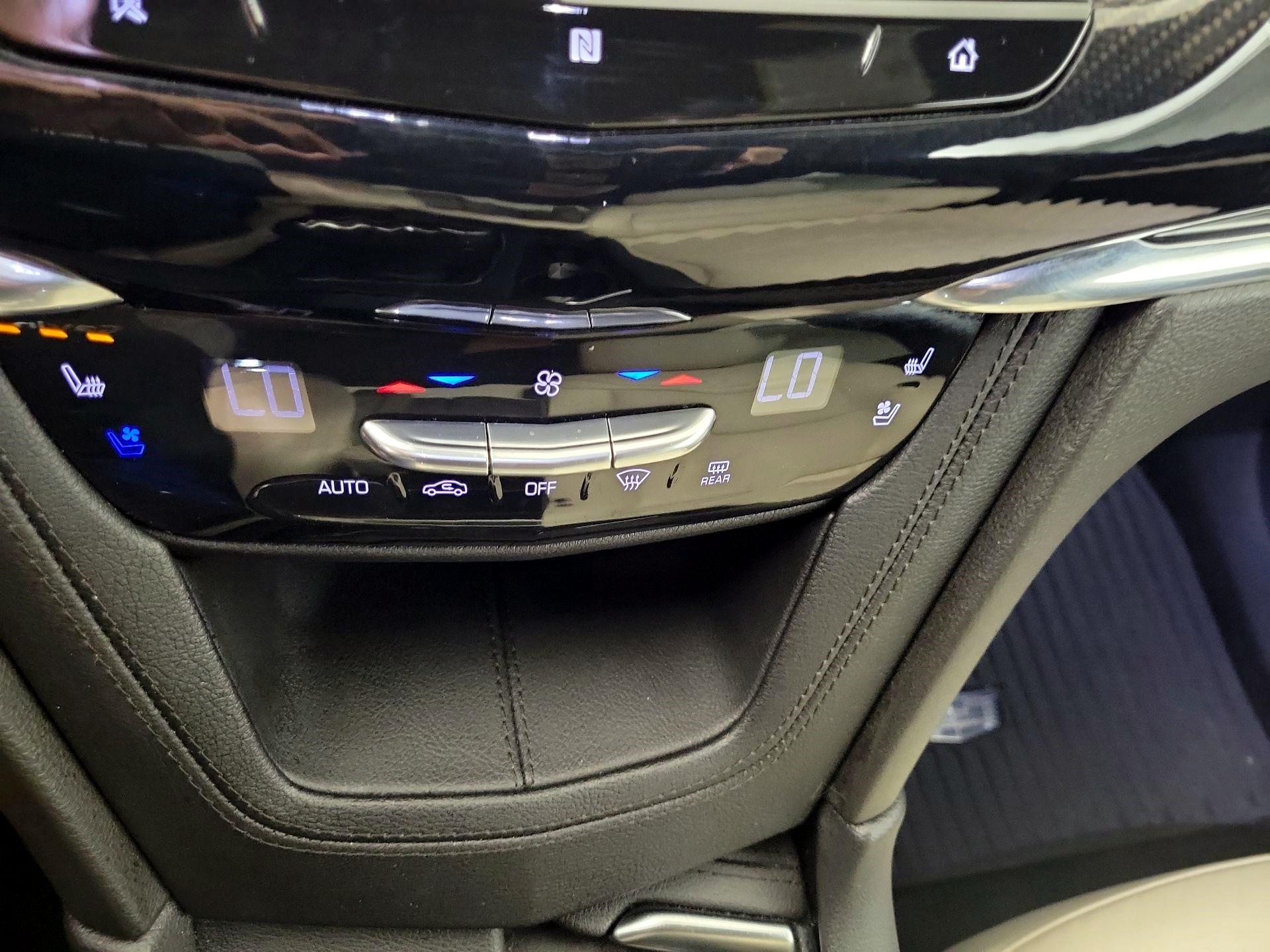 Thumbnail: 2021 Cadillac XT6 - 14