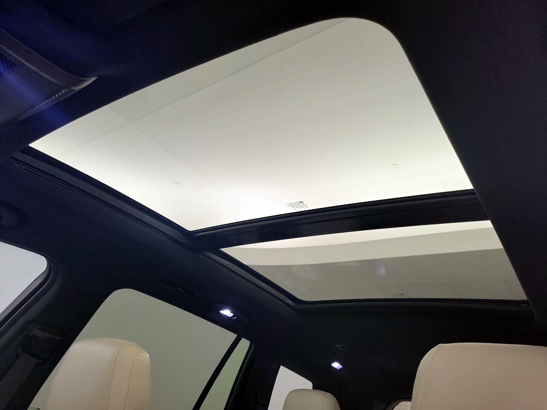 Thumbnail: 2021 Cadillac XT6 - 17