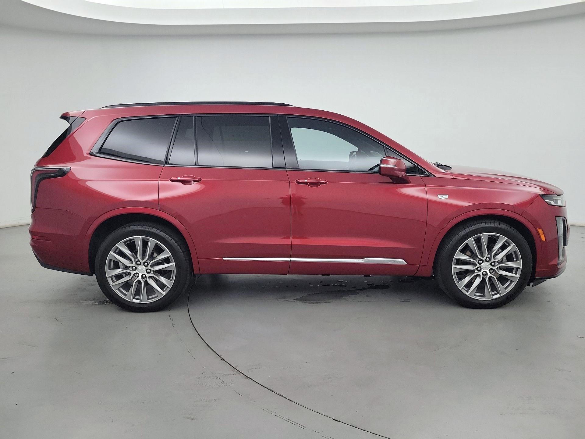 Thumbnail: 2021 Cadillac XT6 - 4