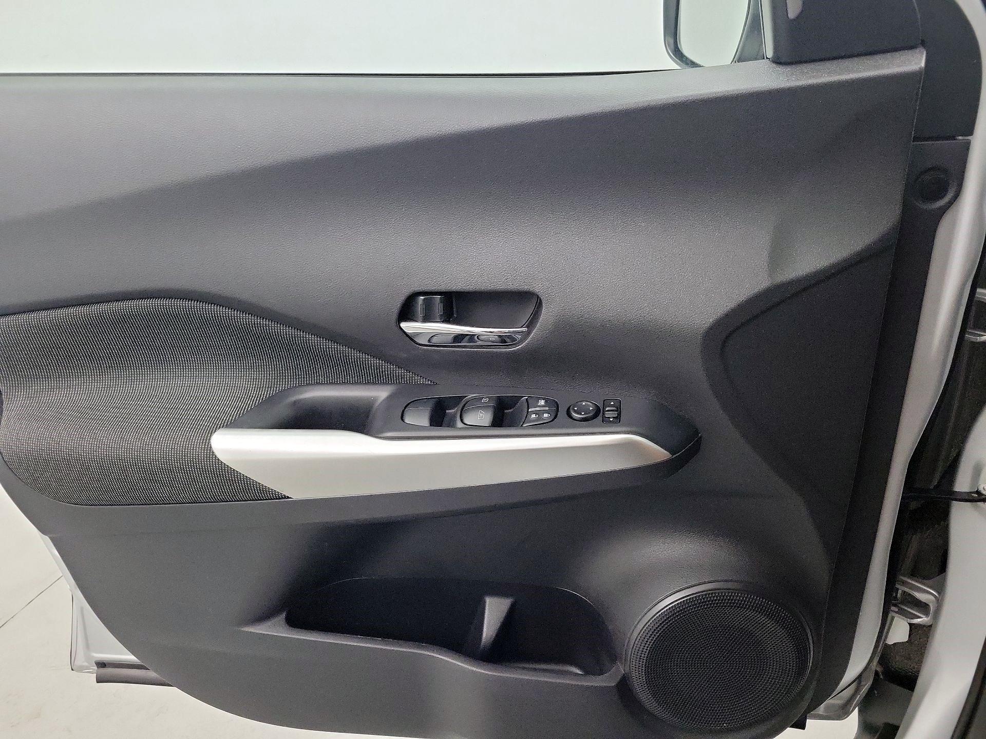 Thumbnail: 2020 Nissan Kicks - 10