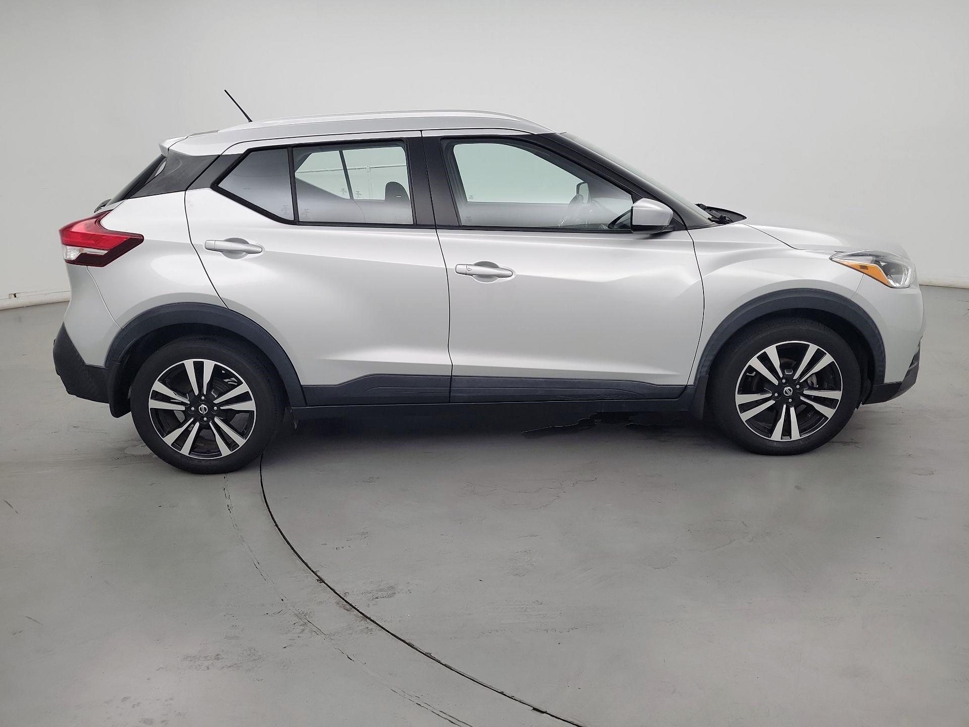 Thumbnail: 2020 Nissan Kicks - 4