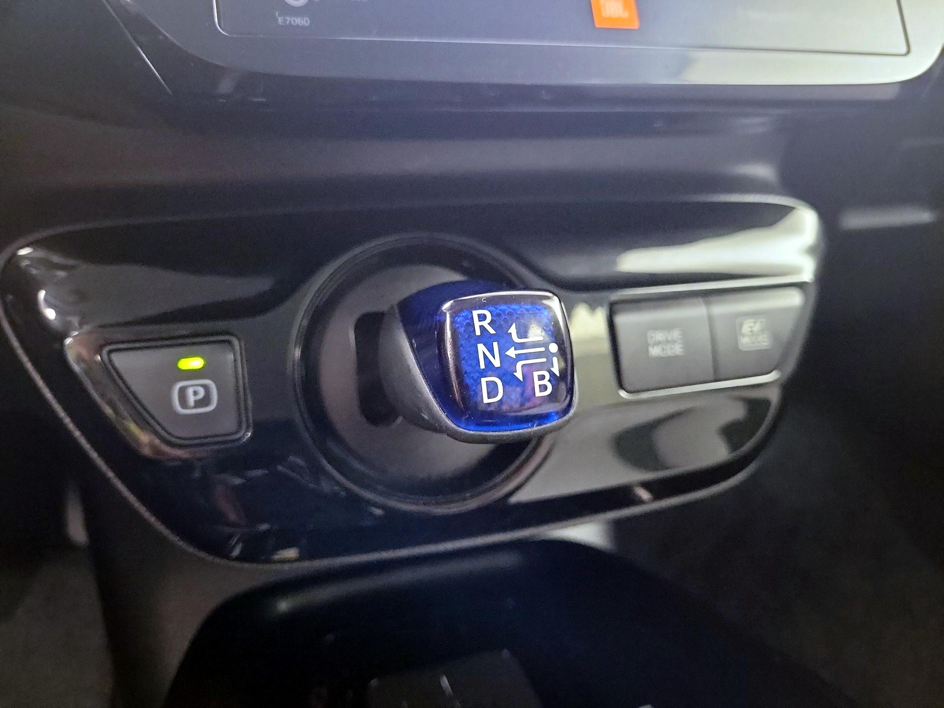 Thumbnail: 2021 Toyota Prius - 16