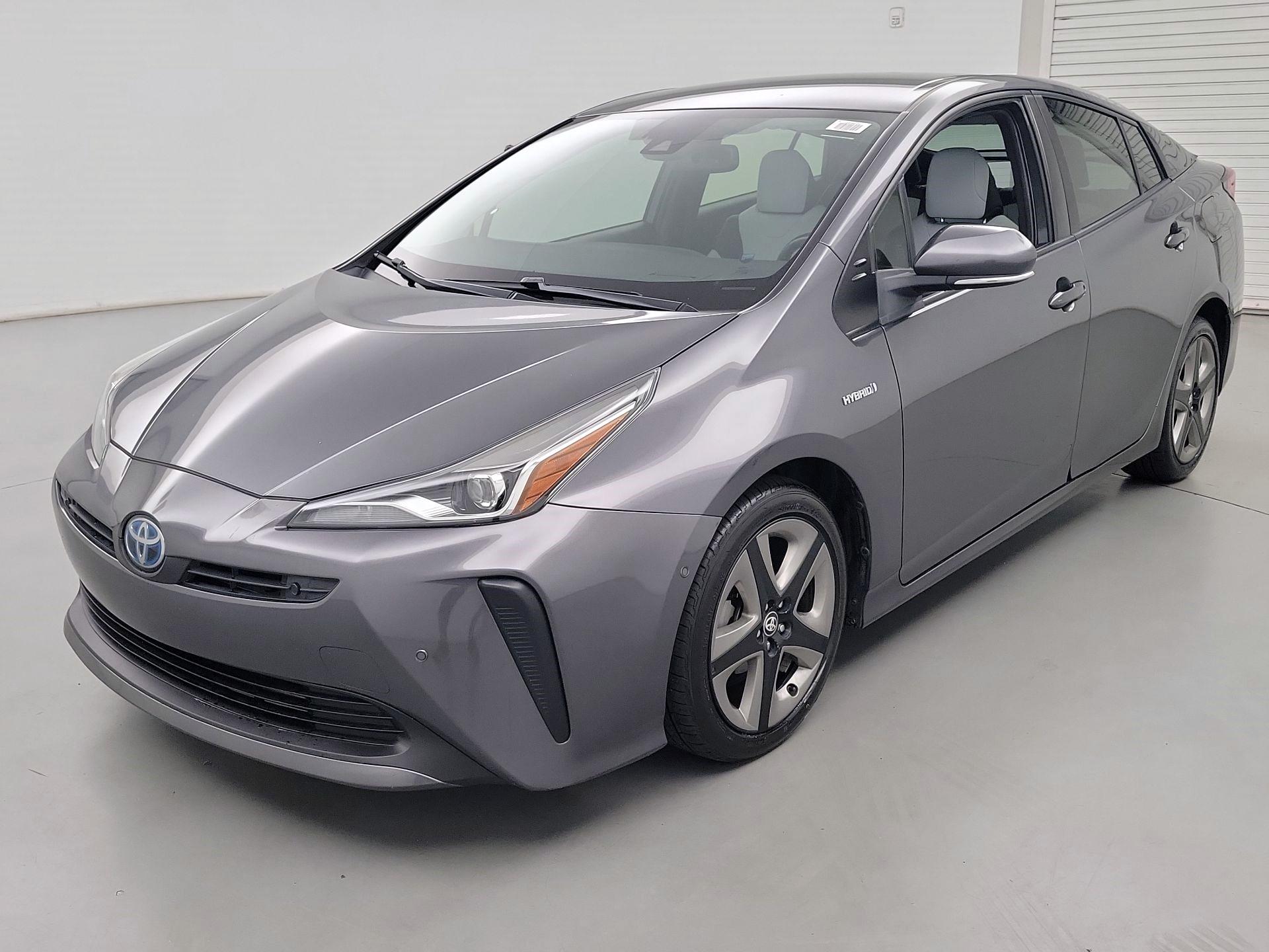 Thumbnail: 2021 Toyota Prius - 3