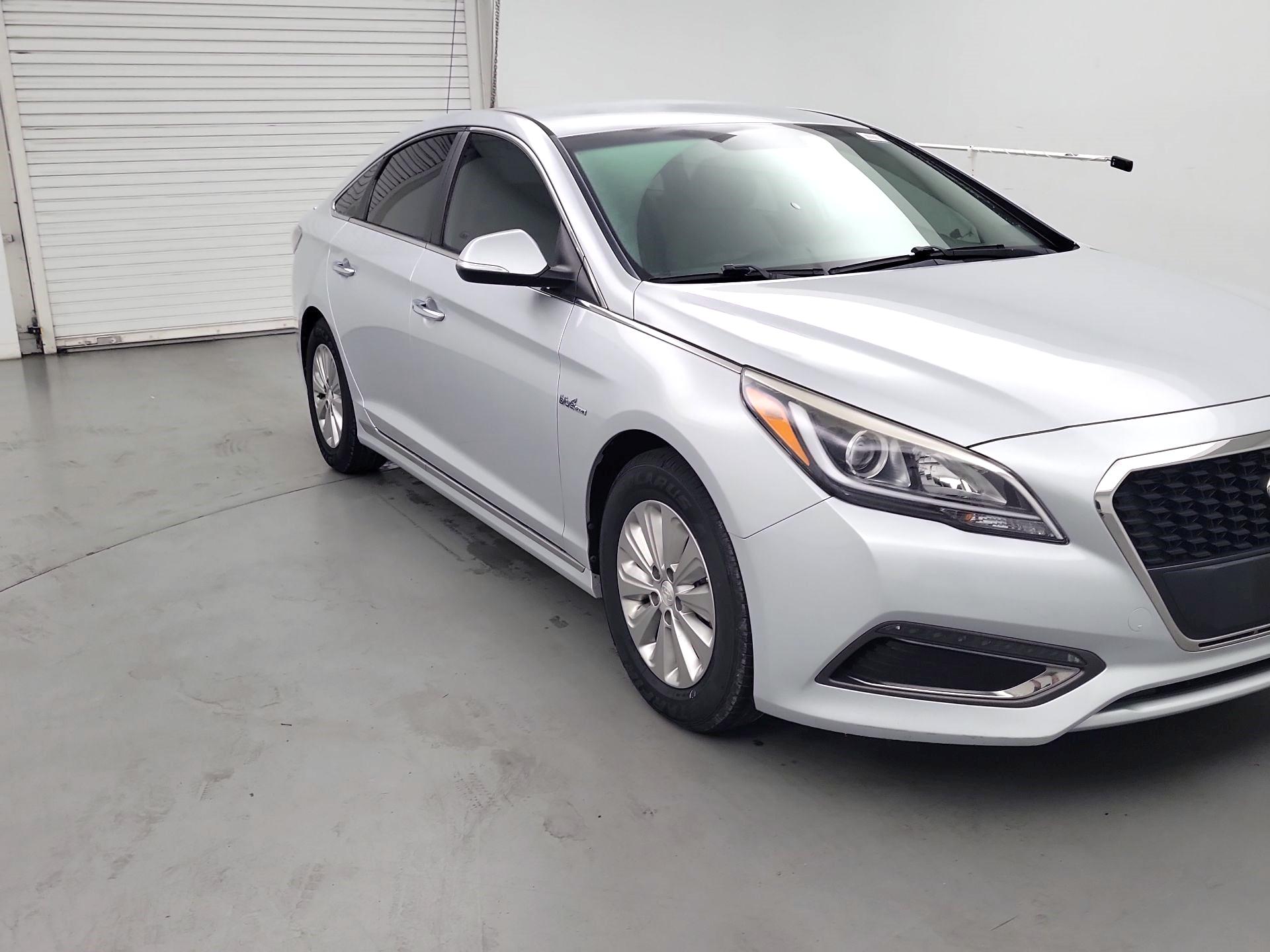Thumbnail: 2017 Hyundai Sonata - 1