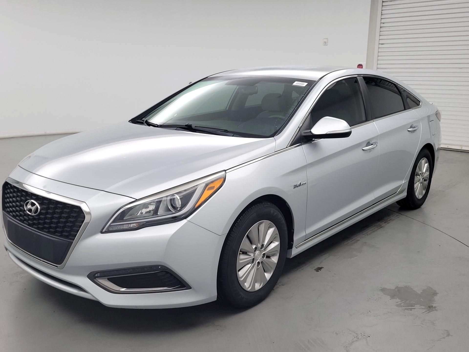 Thumbnail: 2017 Hyundai Sonata - 3