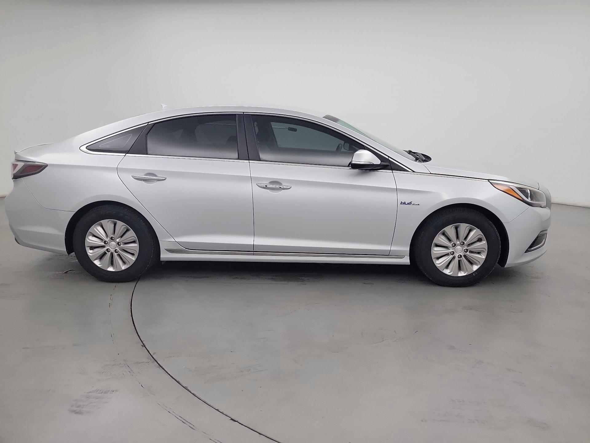 Thumbnail: 2017 Hyundai Sonata - 4