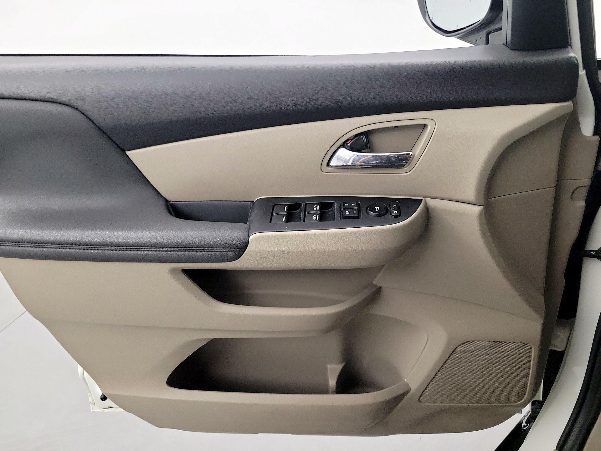 Thumbnail: 2016 Honda Odyssey - 10