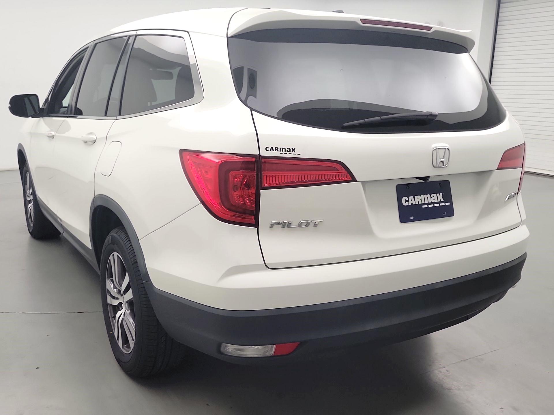 Thumbnail: 2017 Honda Pilot - 7