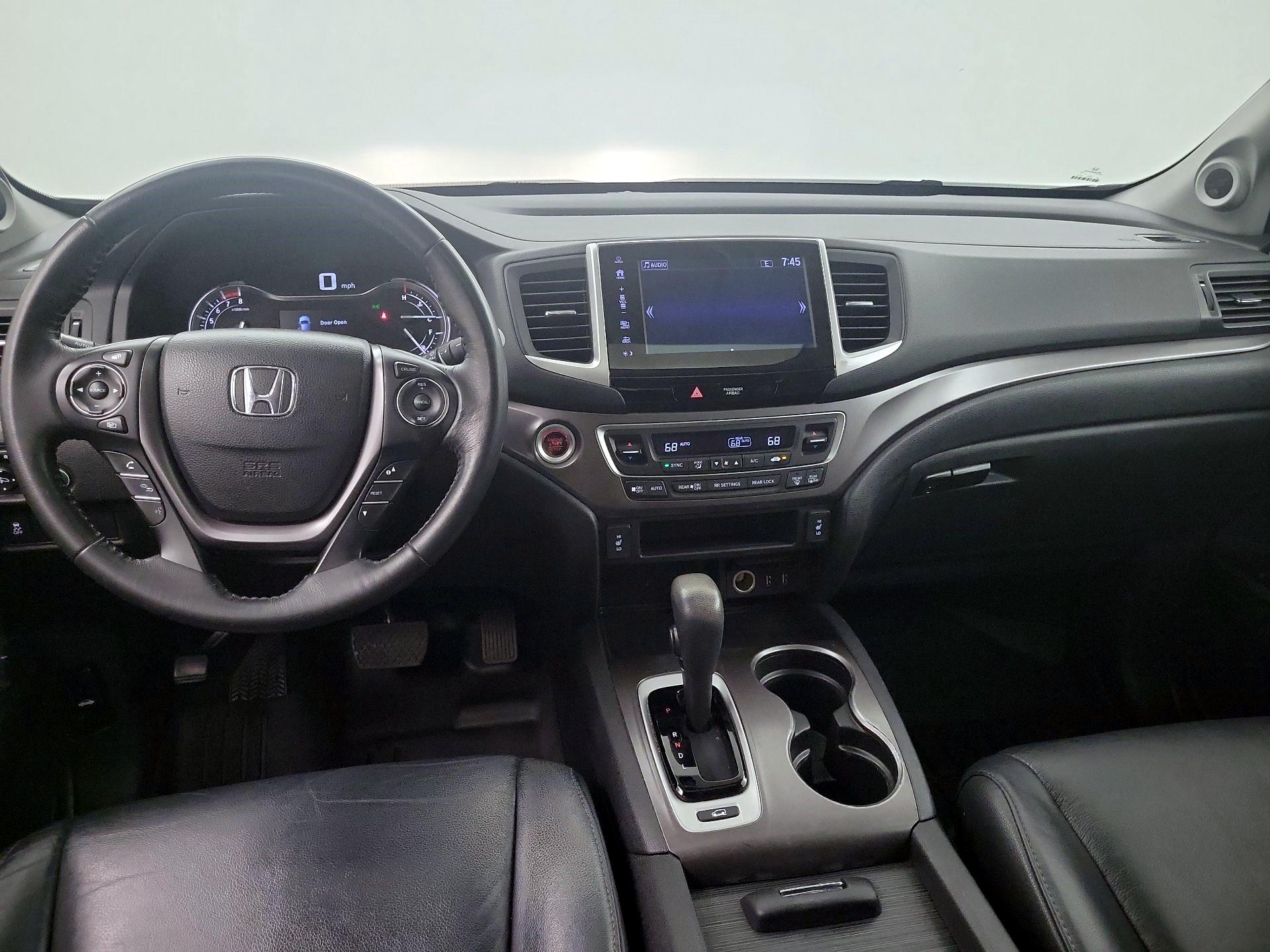 Thumbnail: 2017 Honda Pilot - 8