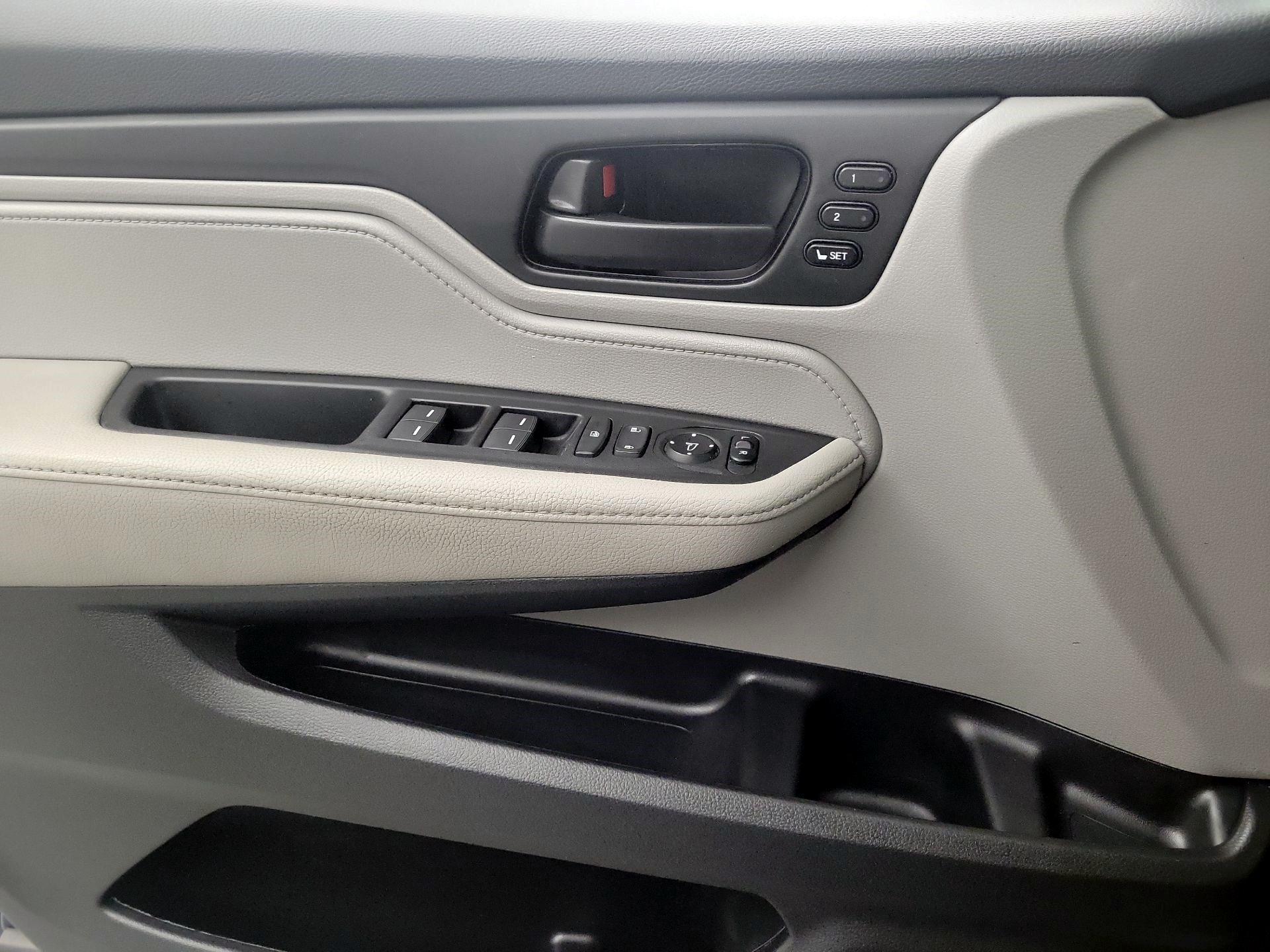 Thumbnail: 2021 Honda Odyssey - 10