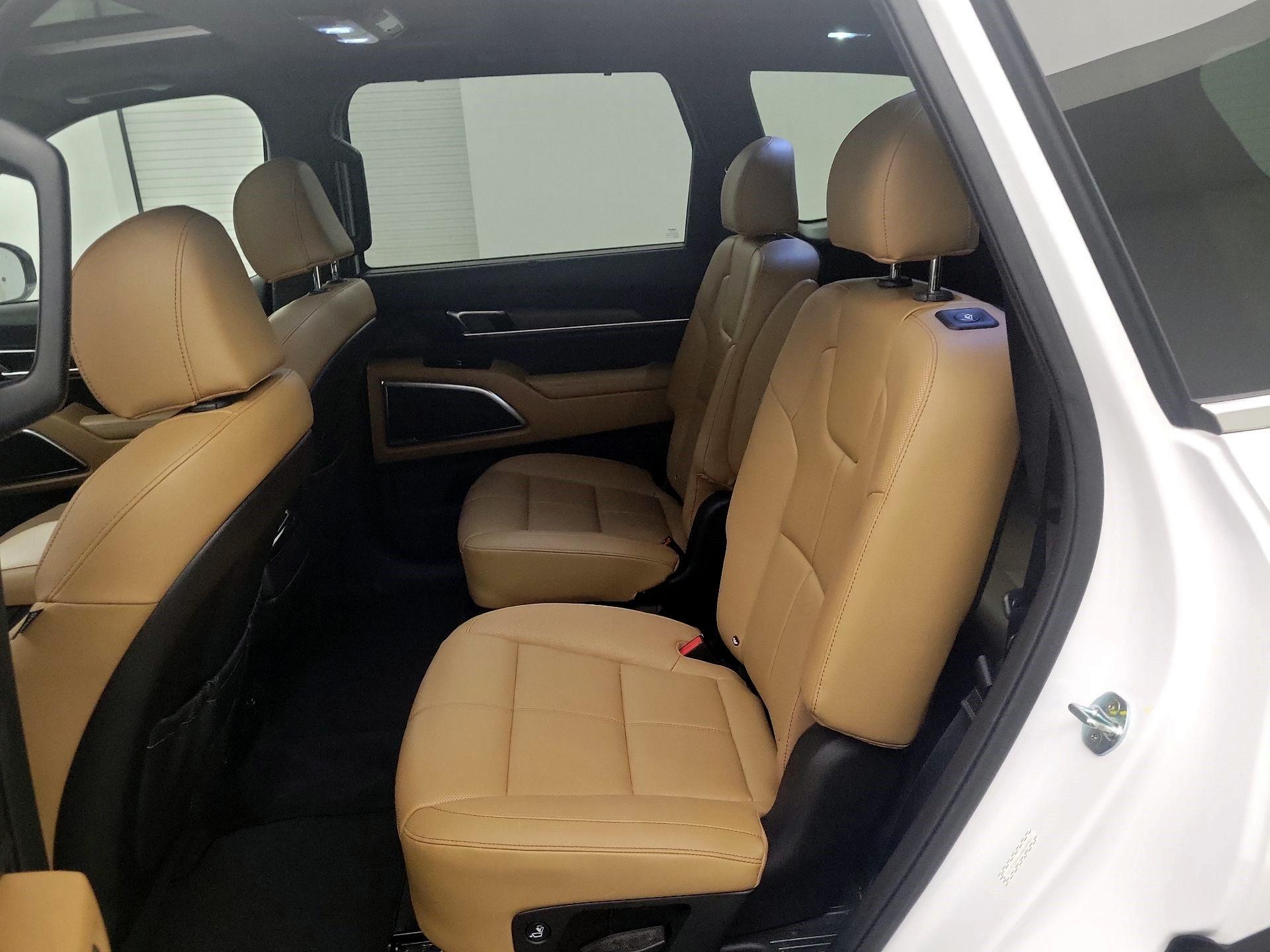 Thumbnail: 2022 Kia Telluride - 19