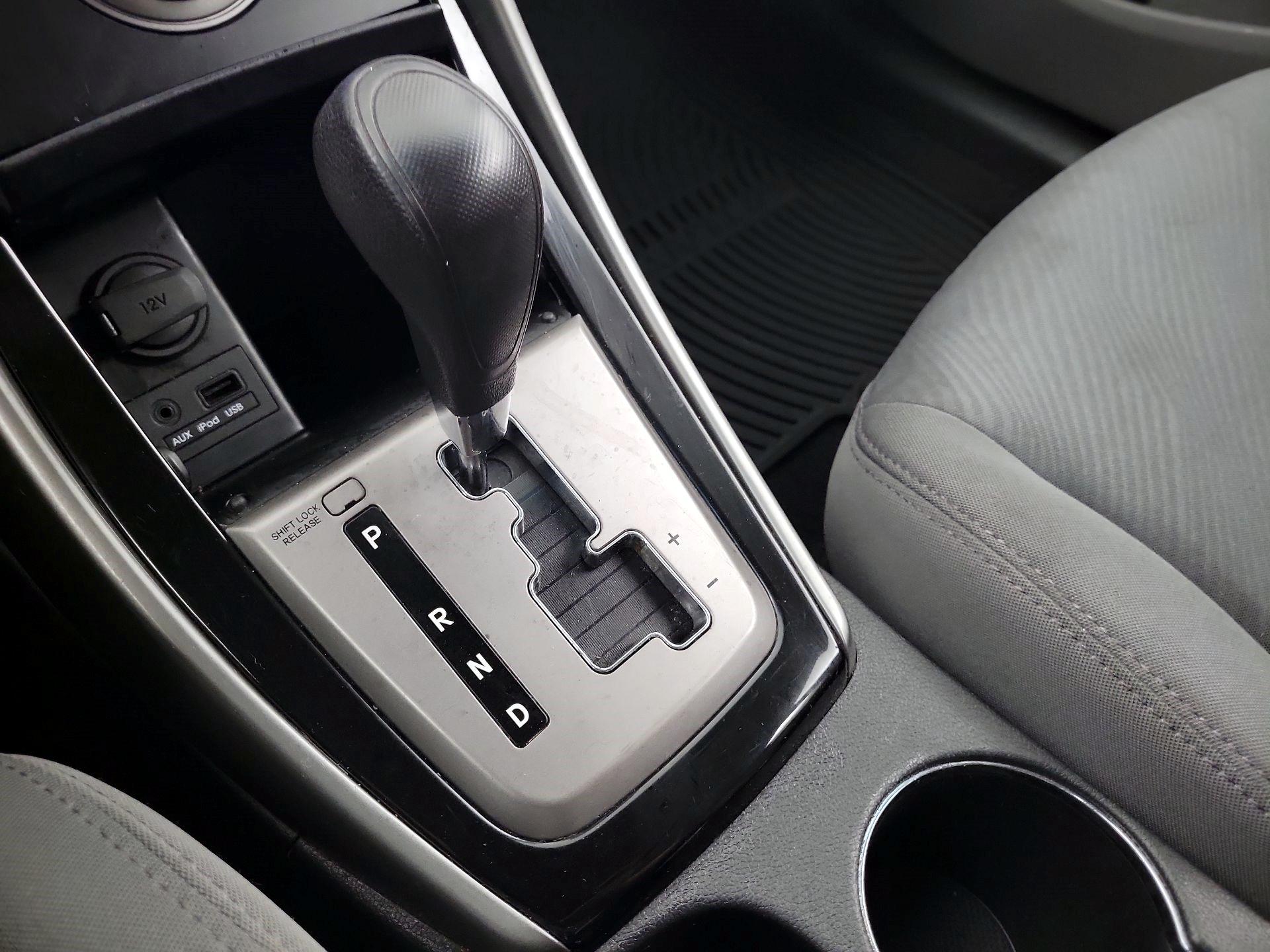 Thumbnail: 2013 Hyundai Elantra - 14