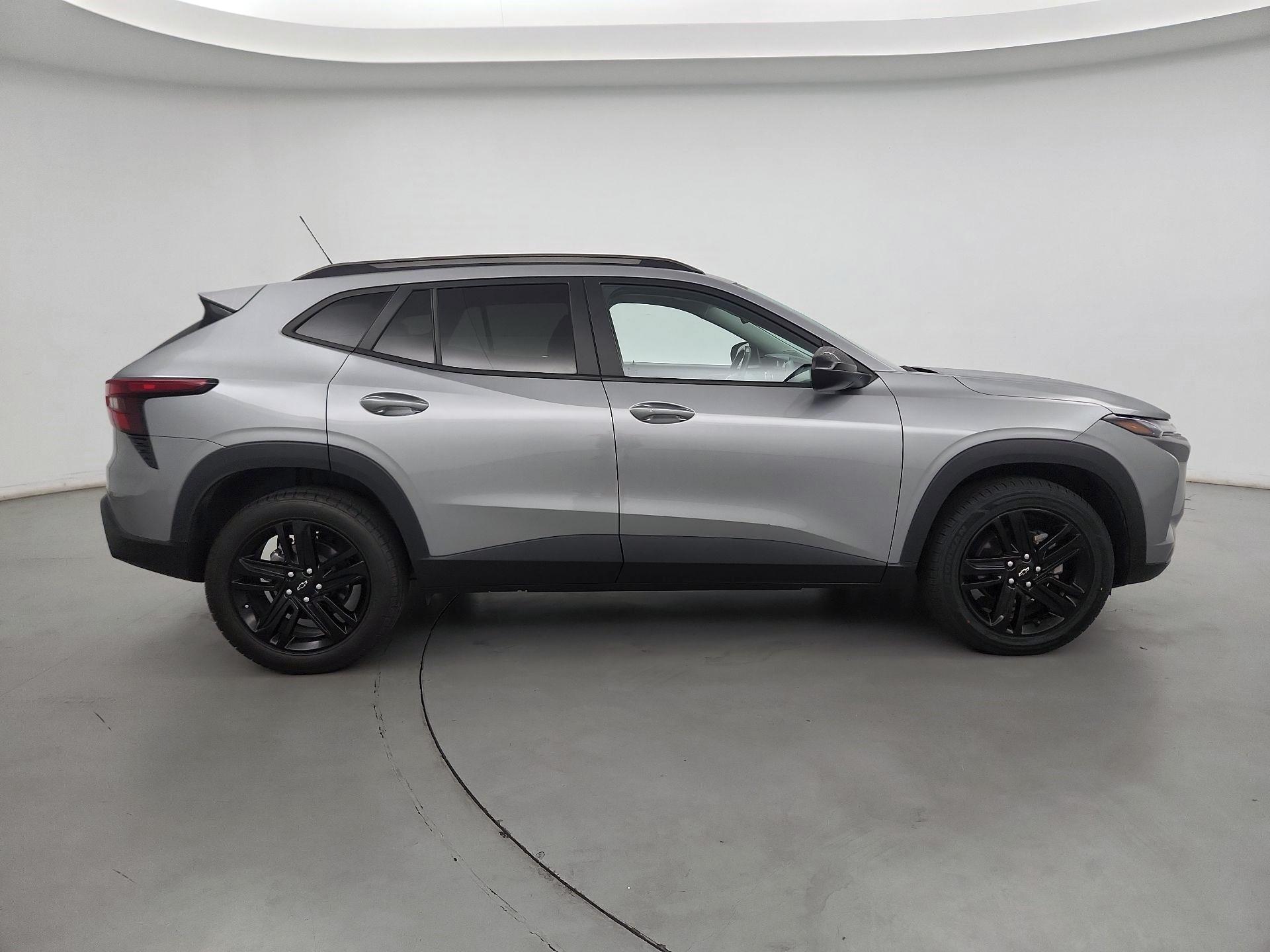 Thumbnail: 2024 Chevrolet Trax - 4