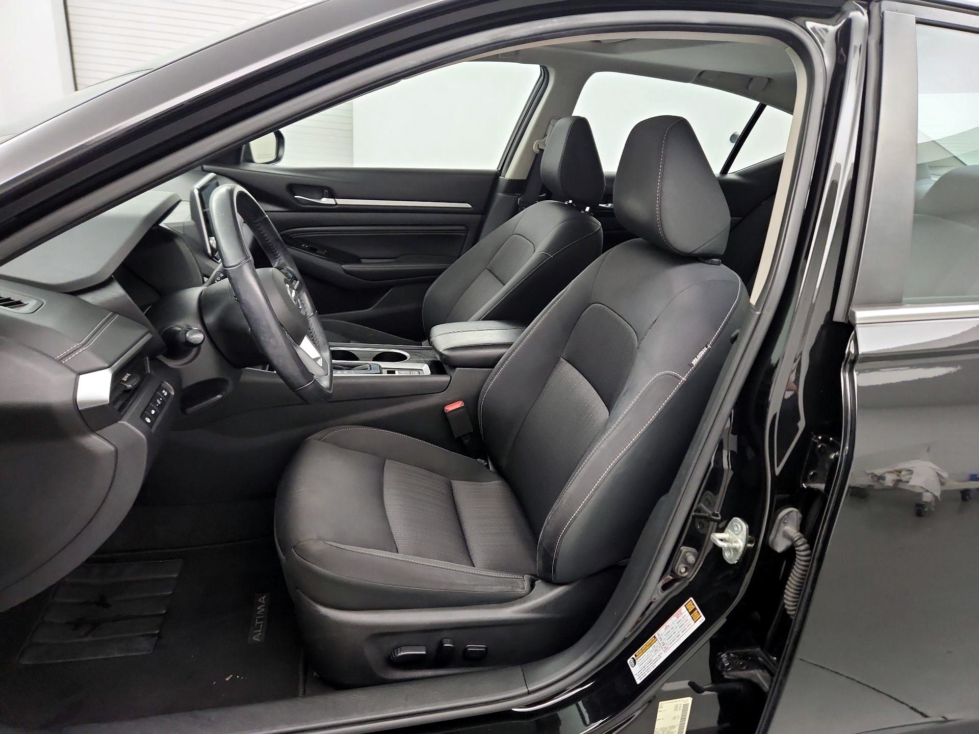 Thumbnail: 2021 Nissan Altima - 9