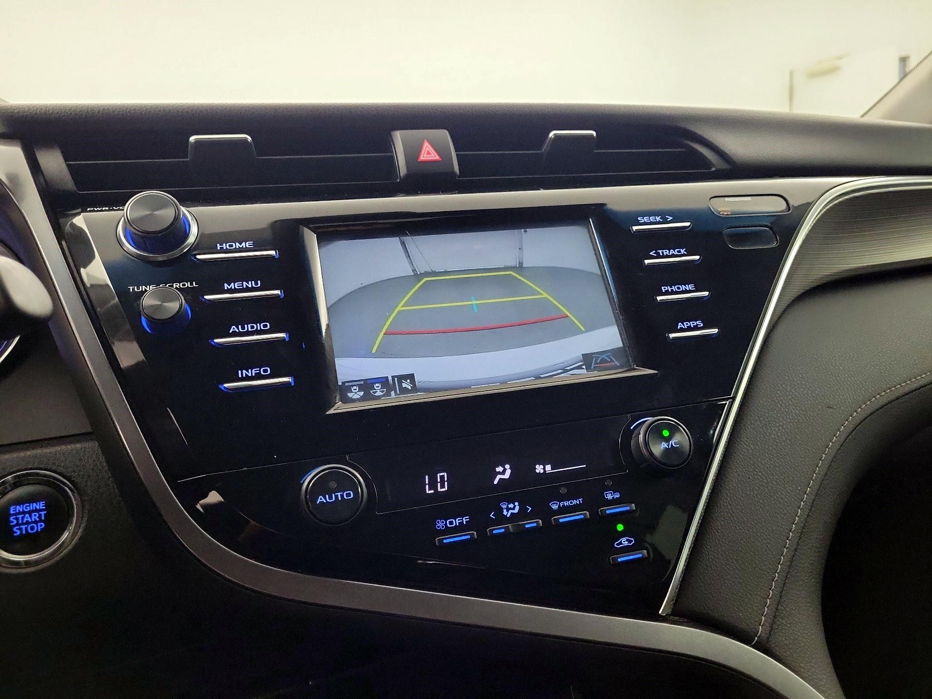 Thumbnail: 2018 Toyota Camry - 11