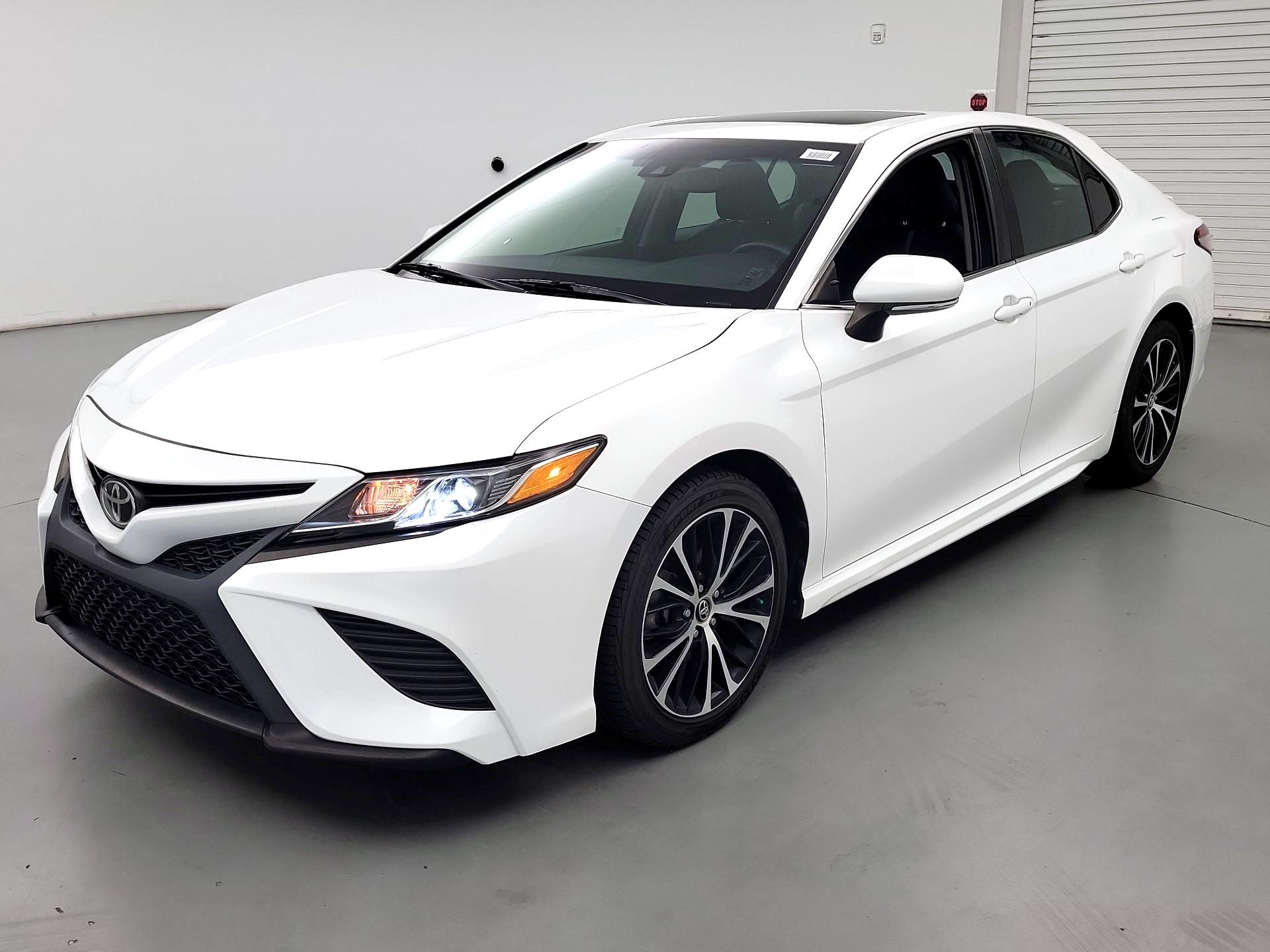 Thumbnail: 2018 Toyota Camry - 3