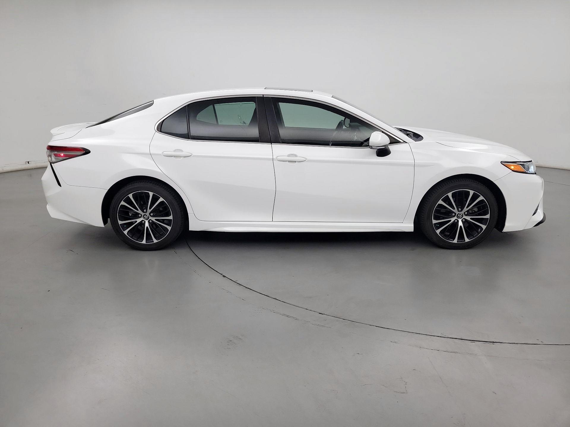 Thumbnail: 2018 Toyota Camry - 4