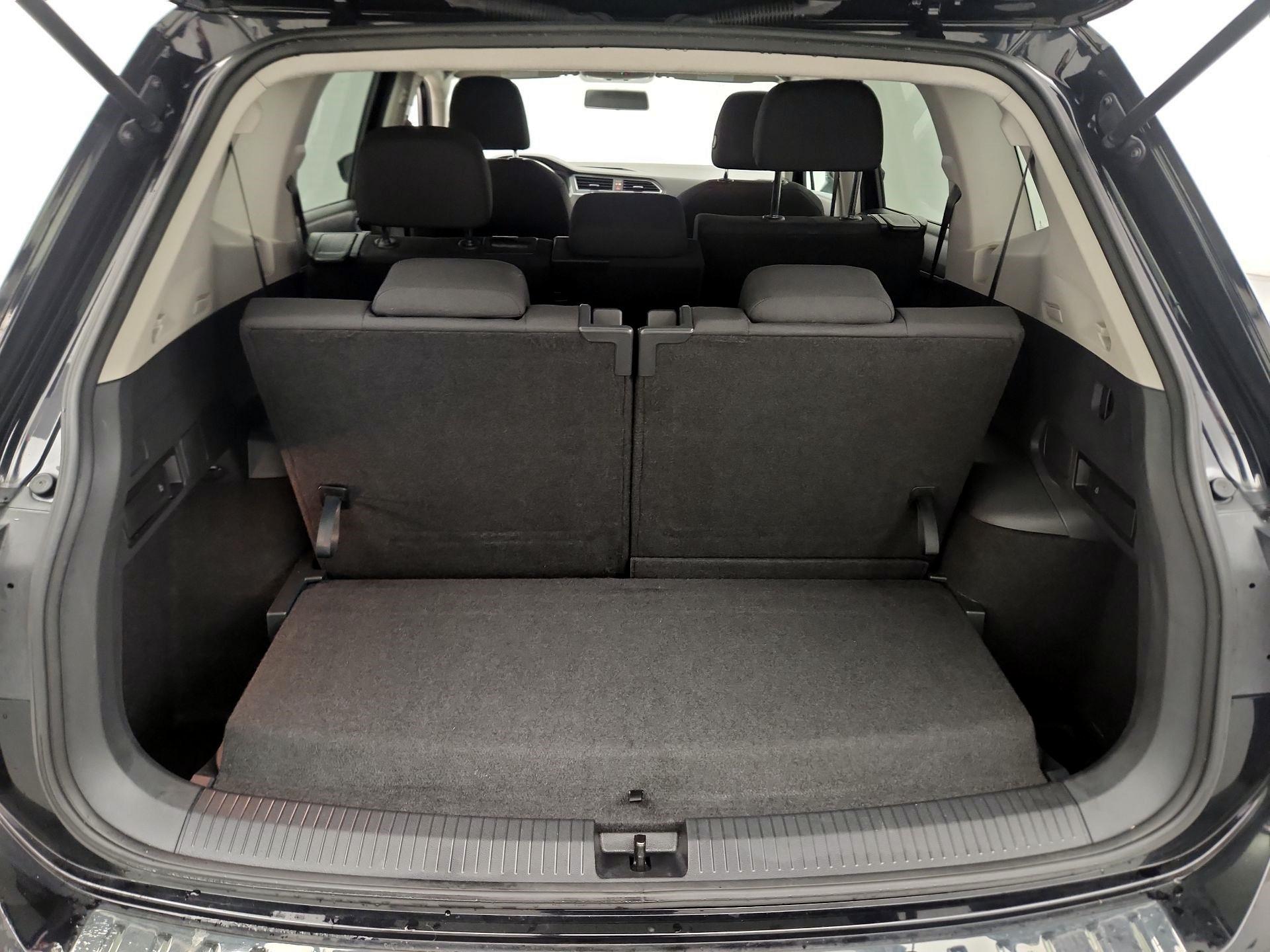 Thumbnail: 2020 Volkswagen Tiguan - 17
