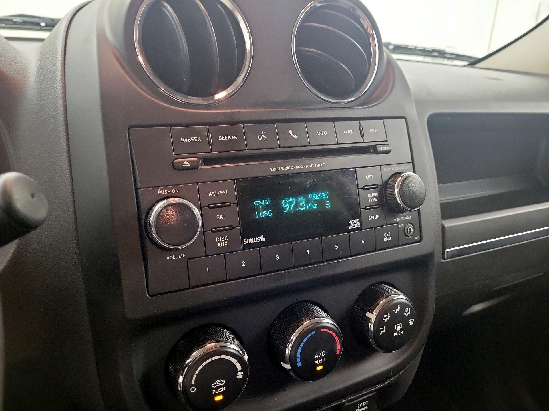 Thumbnail: 2016 Jeep Patriot - 11