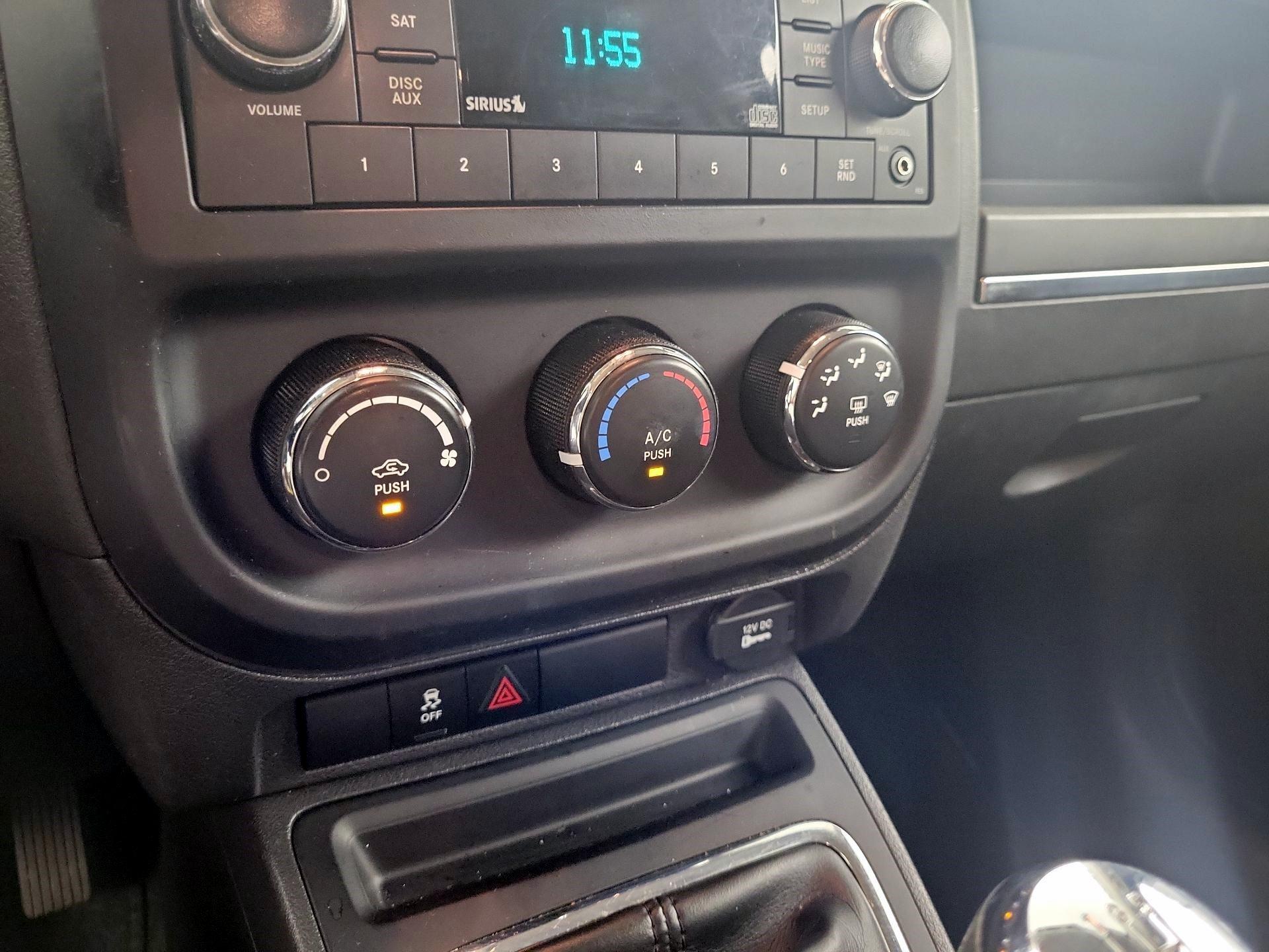 Thumbnail: 2016 Jeep Patriot - 12